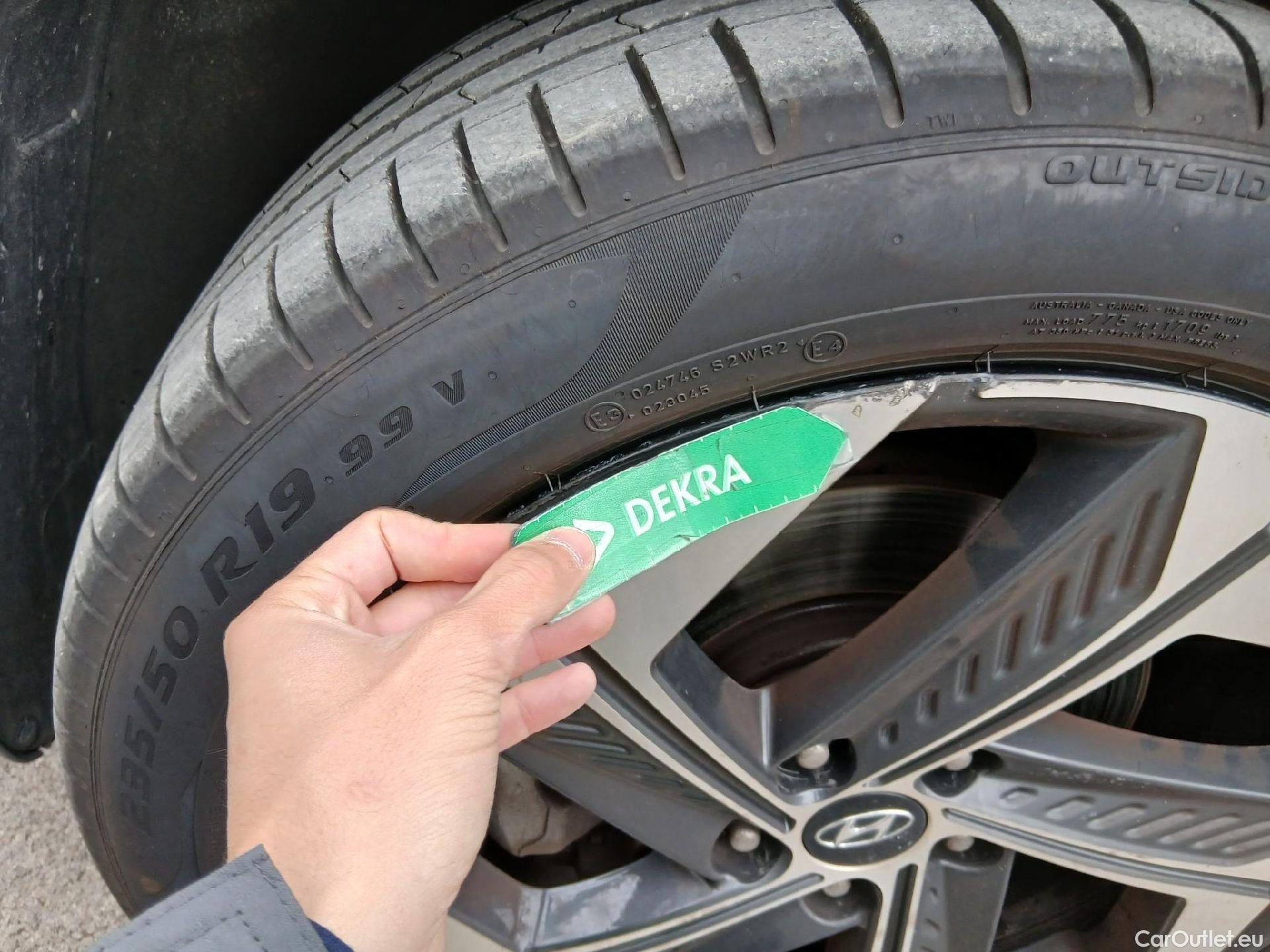  Hyundai  Tucson HYUNDAI  / 2020 / 5P / todoterreno 1.6 TGDI PHEV 195kW Tecno Sky Auto 4x4 #24