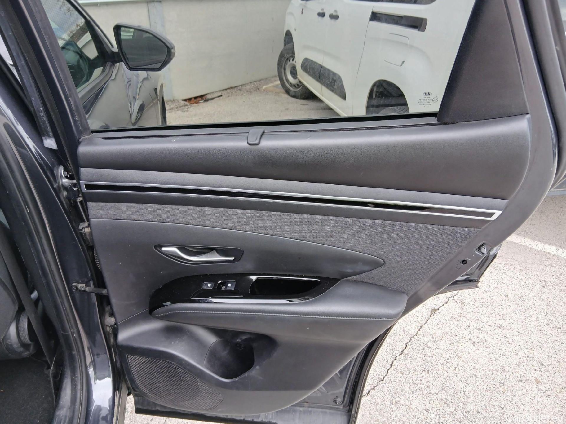  Hyundai  Tucson HYUNDAI  / 2020 / 5P / todoterreno 1.6 TGDI PHEV 195kW Tecno Sky Auto 4x4 #63