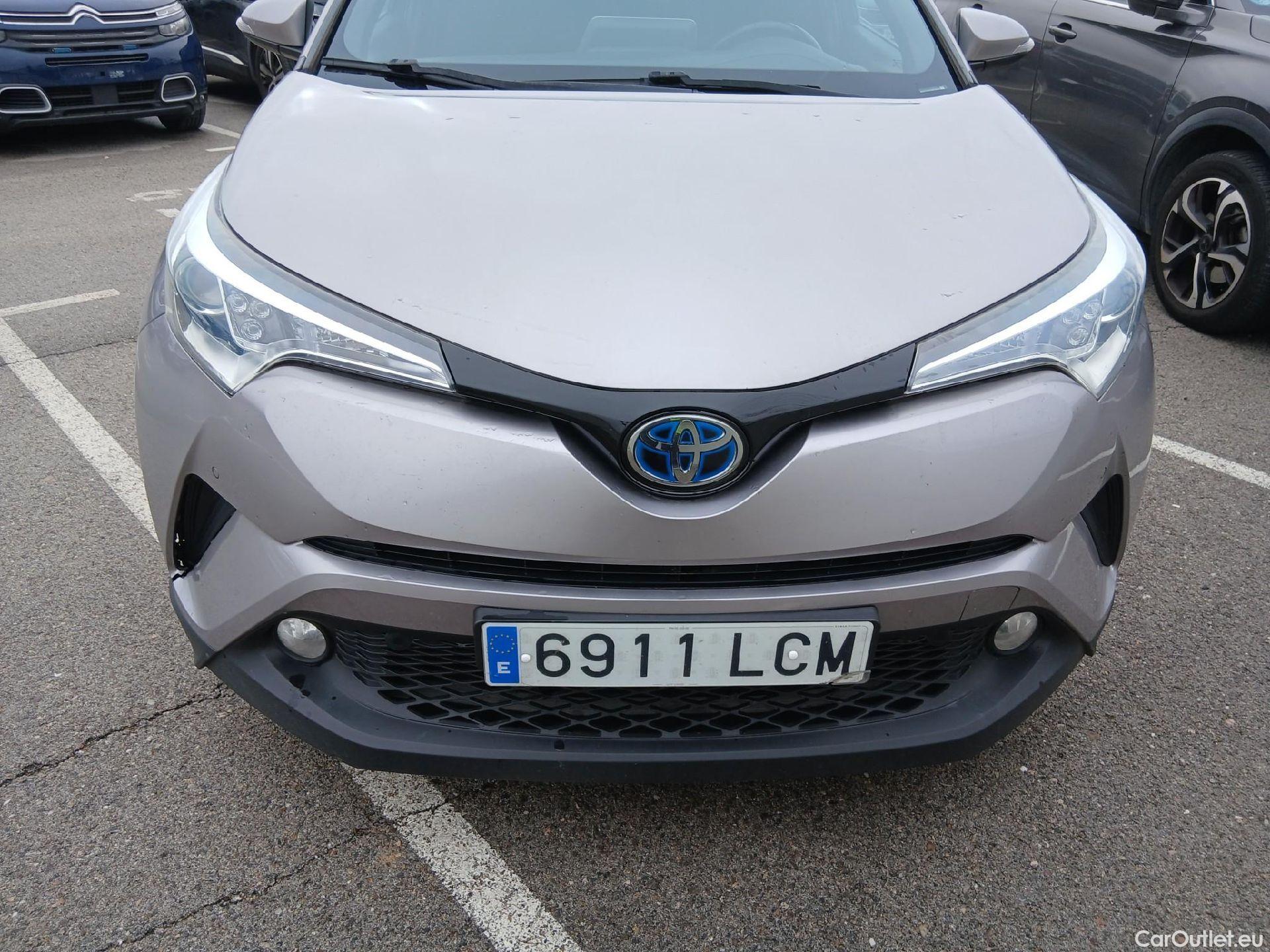  Toyota  C-HR TOYOTA  / 2016 / 5P / todoterreno 1.8 125H Advance (CX) #4