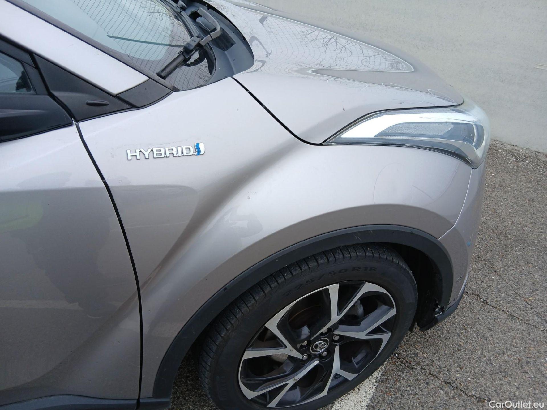  Toyota  C-HR TOYOTA  / 2016 / 5P / todoterreno 1.8 125H Advance (CX) #42