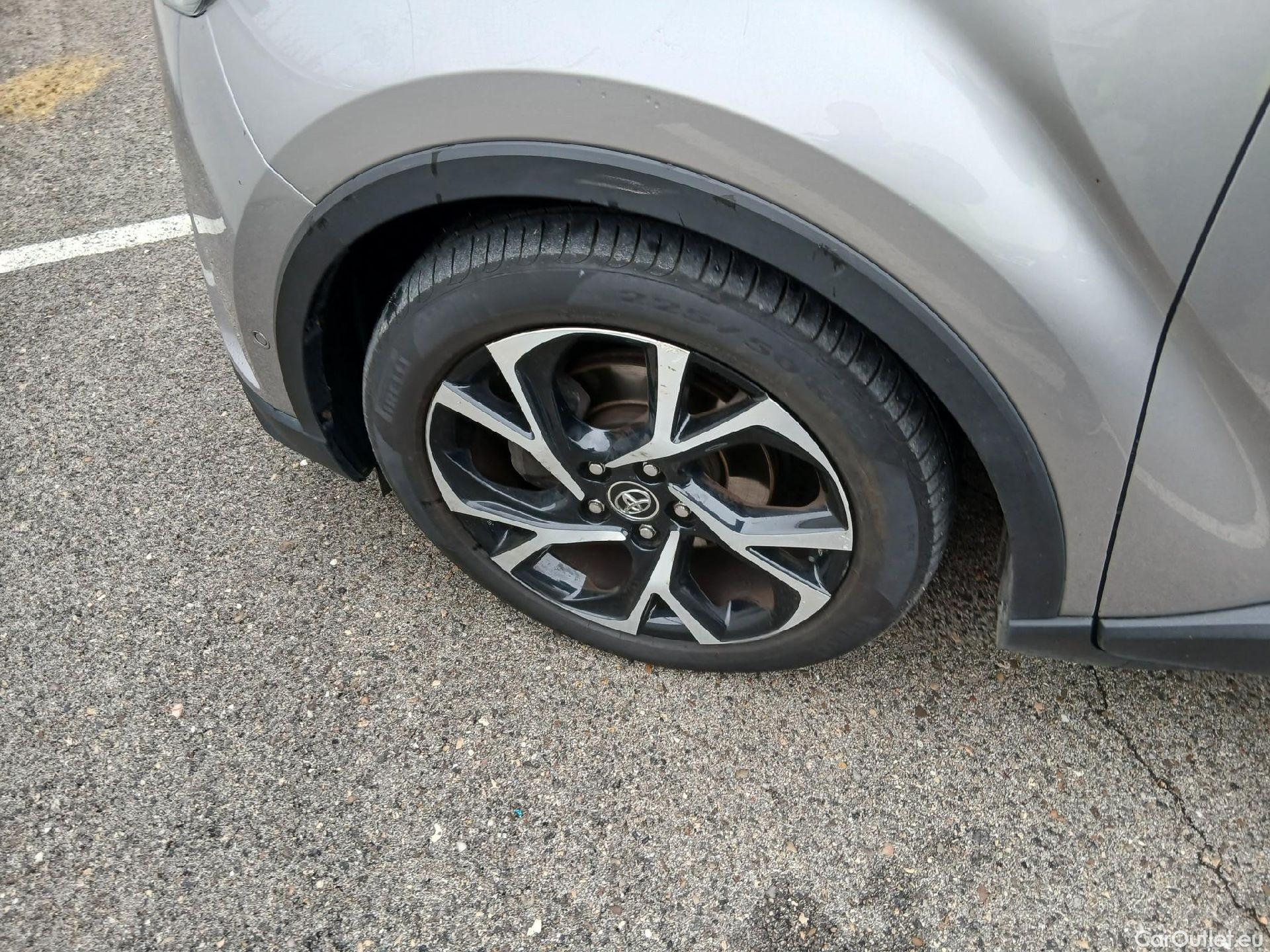  Toyota  C-HR TOYOTA  / 2016 / 5P / todoterreno 1.8 125H Advance (CX) #20