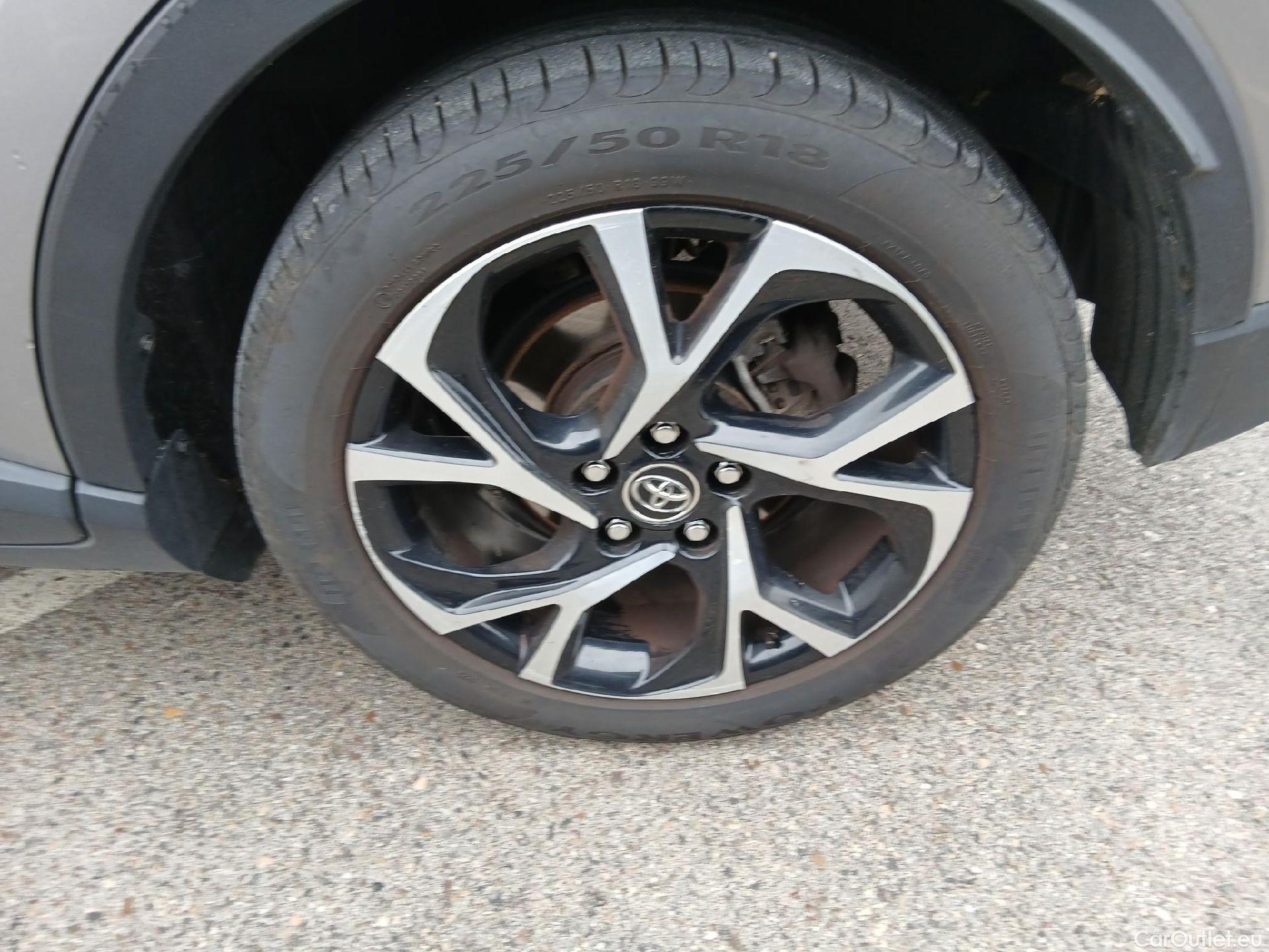  Toyota  C-HR TOYOTA  / 2016 / 5P / todoterreno 1.8 125H Advance (CX) #25