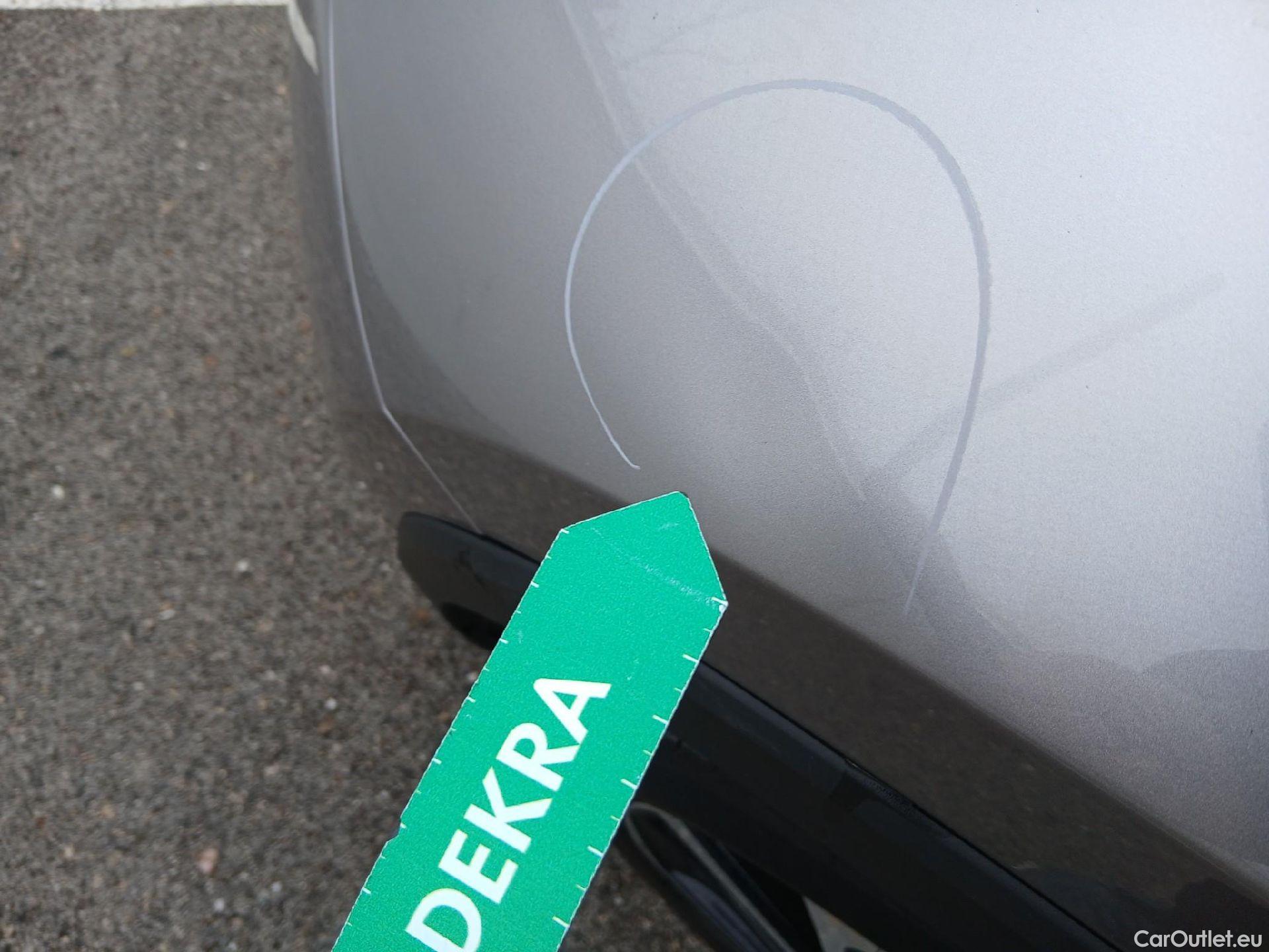  Toyota  C-HR TOYOTA  / 2016 / 5P / todoterreno 1.8 125H Advance (CX) #15