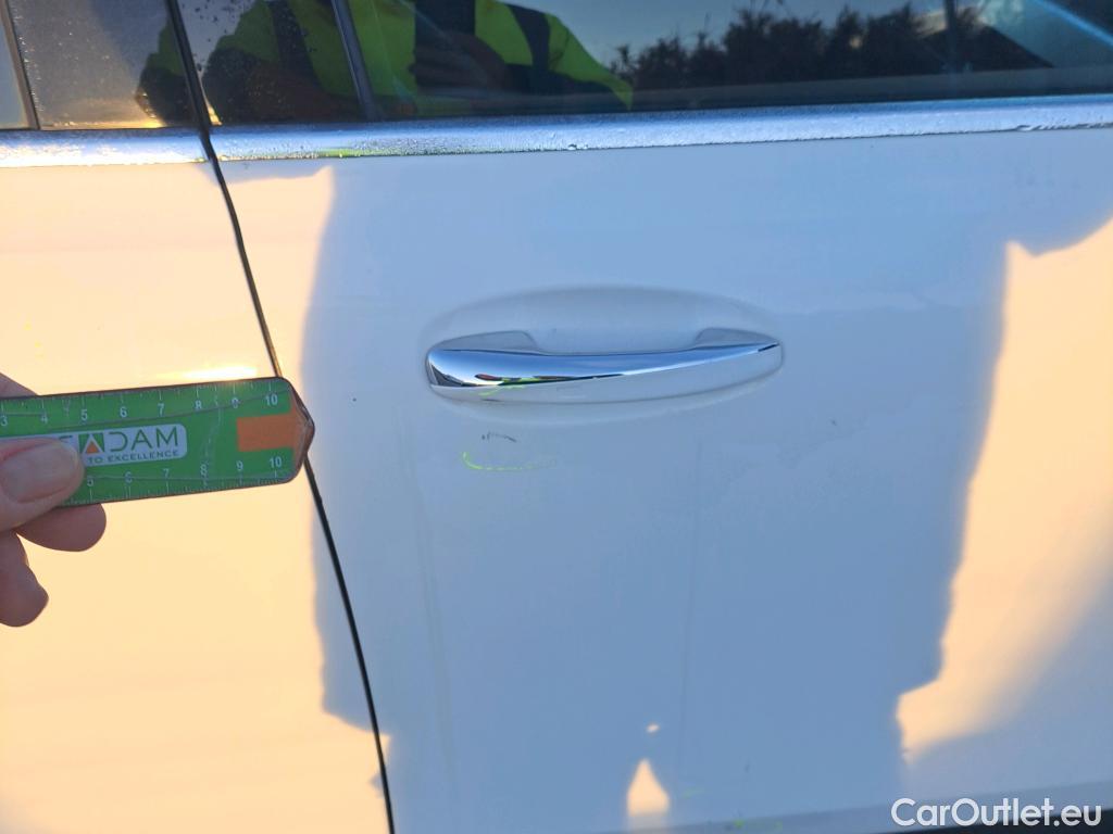  Mercedes  GLB MERCEDES-BENZ  / 2019 / 5P / todoterreno 2.0  200 D DCT 110KW (150CV) #44