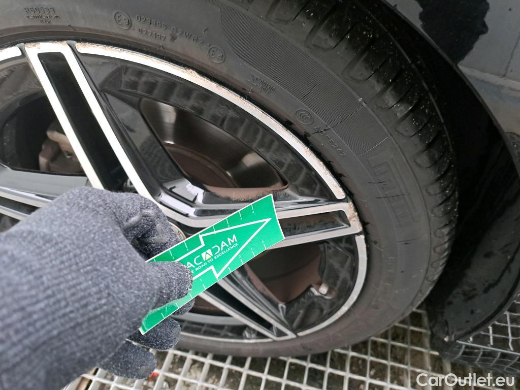  Mercedes  A-Klasse MERCEDES-BENZ Clase A / 2018 / 5P / berlina con portón A 200 d #4