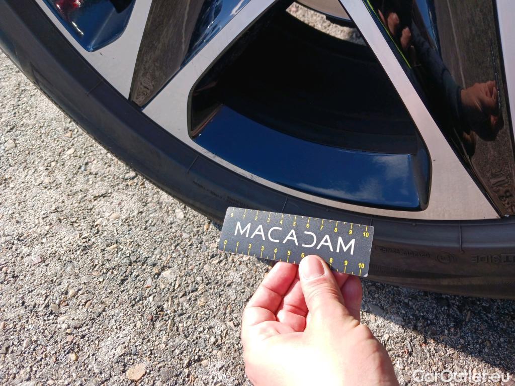  Mercedes  G-Klasee MERCEDES-BENZ GLE / 2018 / 5P / todoterreno GLE 300 d 4MATIC 7 ASIENTOS #37