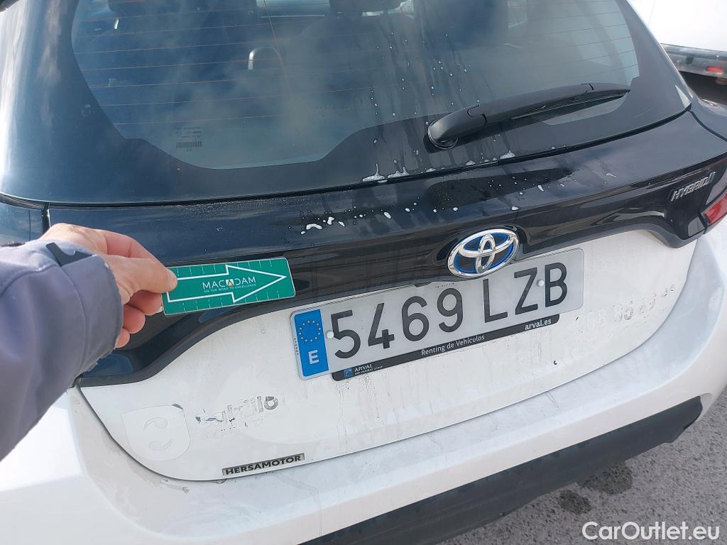  Toyota  Yaris TOYOTA  / 2020 / 5P / berlina con portón 1.5 120H Business Plus #5