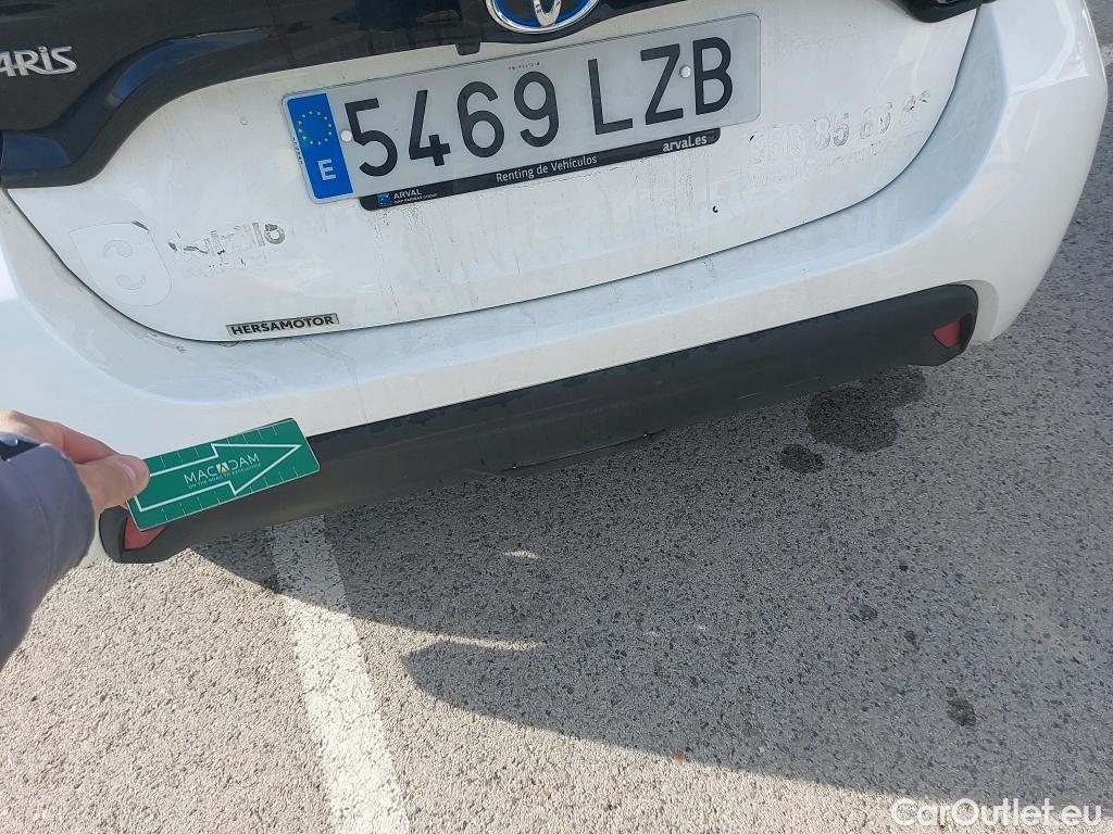  Toyota  Yaris TOYOTA  / 2020 / 5P / berlina con portón 1.5 120H Business Plus #14