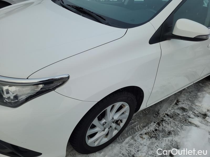  Toyota  Auris  (2012)  TS 1.6Valv.97 Classic #4