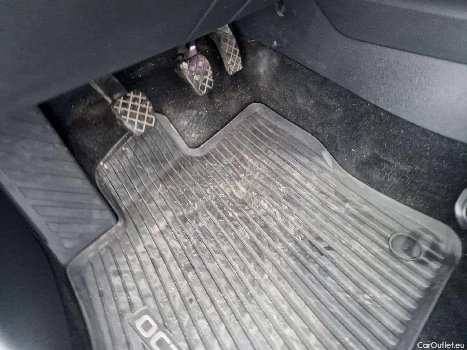  Skoda  Octavia  Combi (NX3)(2020) Oct.Combi 2.0TDI 85 Style #13