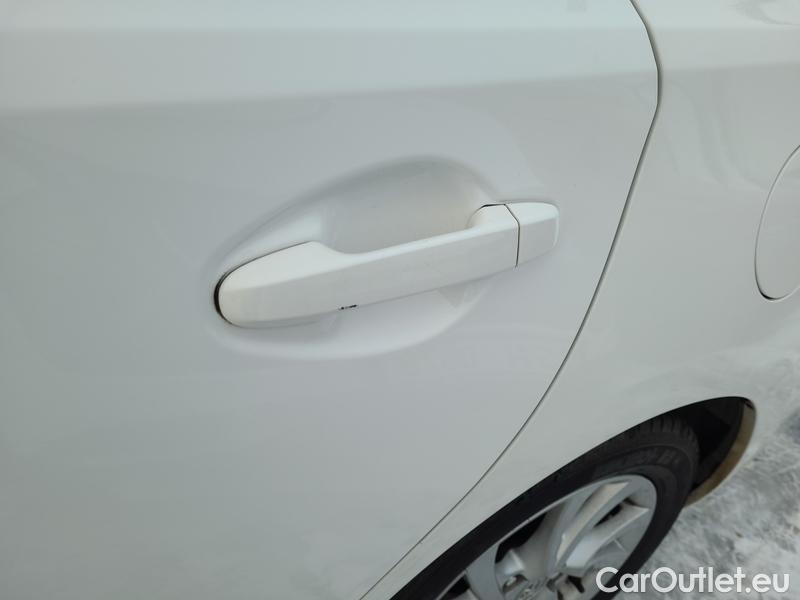  Toyota  Auris  (2012)  TS 1.6Valv.97 Classic #8