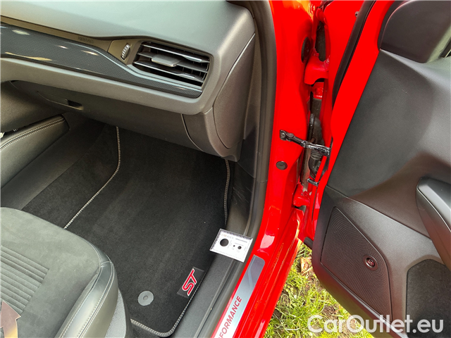  Ford  Focus  2.3EB ST Plus #9