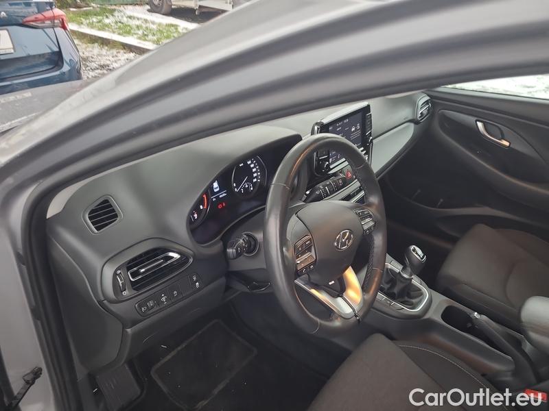  Hyundai  i30   cw (PD)(2017->)  kom.1.0TGDI 120 Smart #6