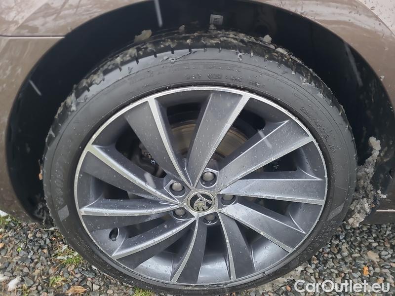  Skoda  Octavia  Combi  (5E5)(03.2017->) Co1.5TSI 110 L&K AT #3