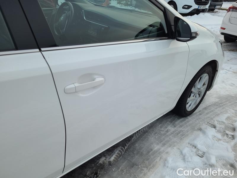  Toyota  Auris  (2012)  TS 1.6Valv.97 Classic #25