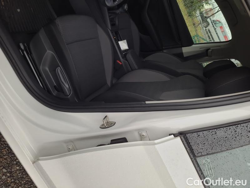  Skoda  Octavia  Combi (NX3)(2020) Oct.Combi 1.5TSI 110 Ambition #9