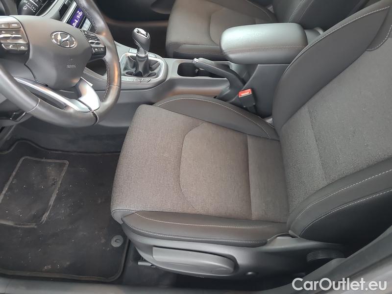  Hyundai  i30   cw (PD)(2017->)  kom.1.0TGDI 120 Smart #8