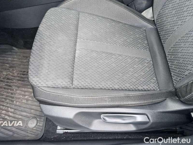  Skoda  Octavia  Combi (NX3)(2020) Oct.Combi 2.0TDI 85 Style #9