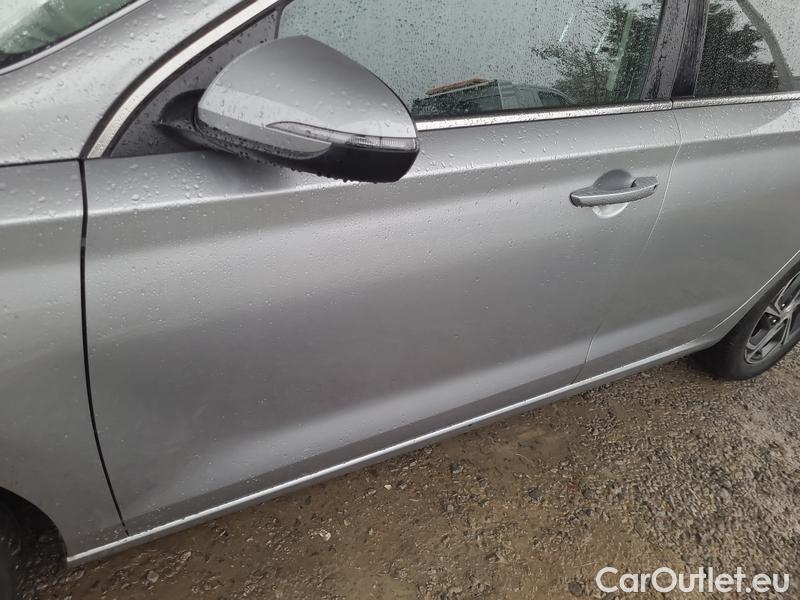  Hyundai  i30   cw (PD)(2017->)  kom.1.0TGDI 120 Smart #10