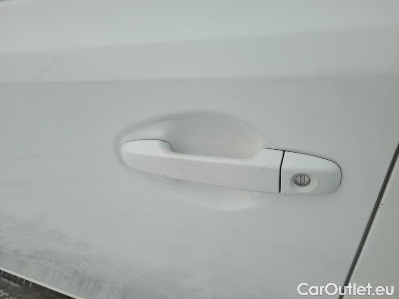  Toyota  Auris  (2012)  TS 1.6Valv.97 Classic #7