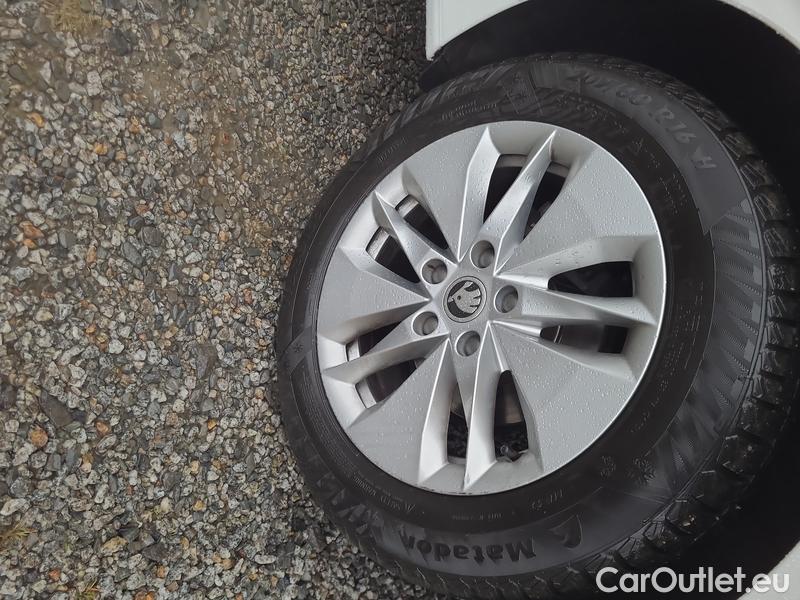  Skoda  Octavia  Combi (NX3)(2020) Oct.Combi 1.5TSI 110 Ambition #8