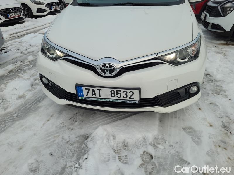  Toyota  Auris  (2012)  TS 1.6Valv.97 Classic #2