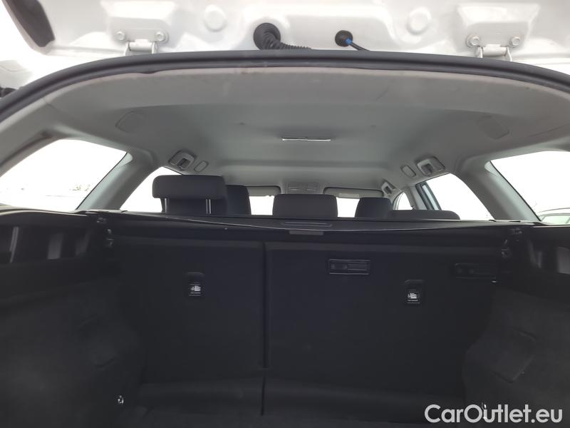  Toyota  Auris  (2012)  TS 1.6Valv.97 Classic #22