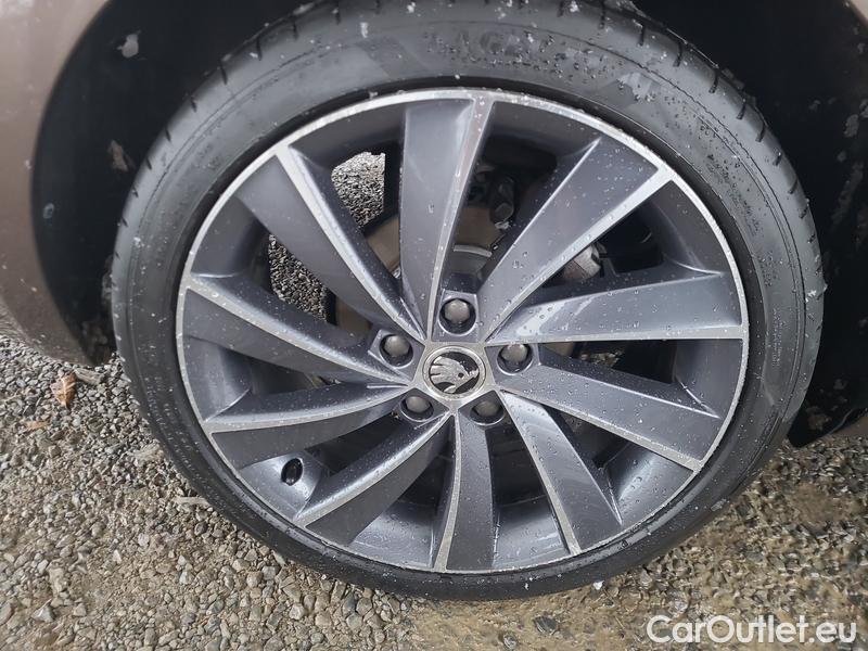  Skoda  Octavia  Combi  (5E5)(03.2017->) Co1.5TSI 110 L&K AT #21