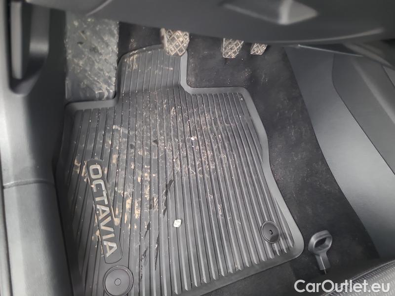  Skoda  Octavia  Combi (NX3)(2020) Oct.Combi 1.5TSI 110 Ambition #3