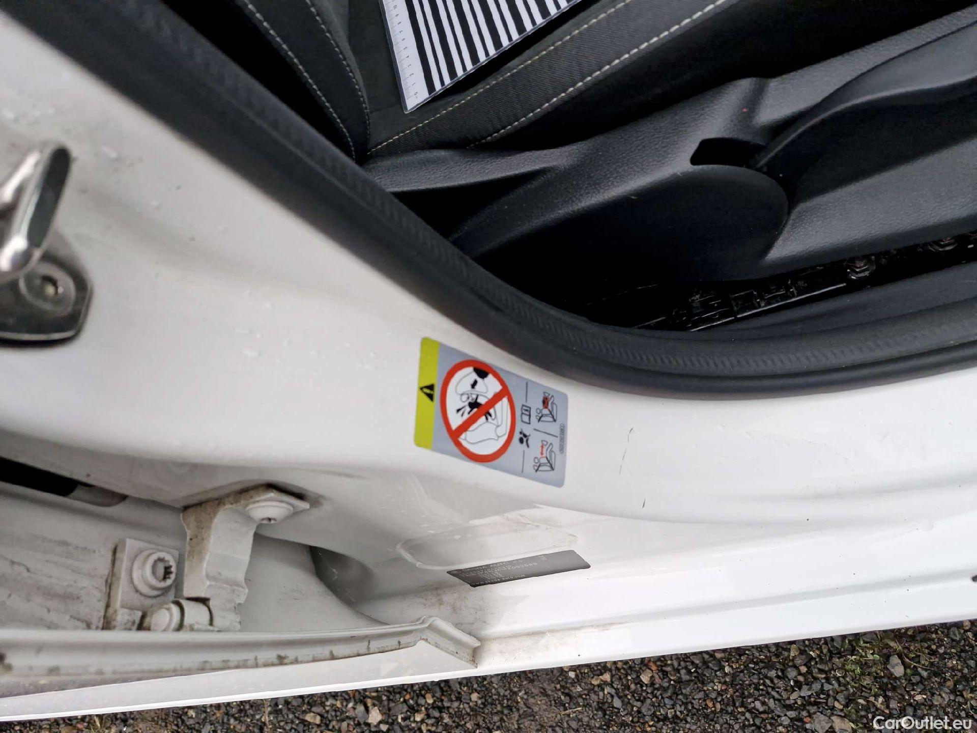  Skoda  Fabia  Combi (2015)  Com.1.0TSI 70 Style #14