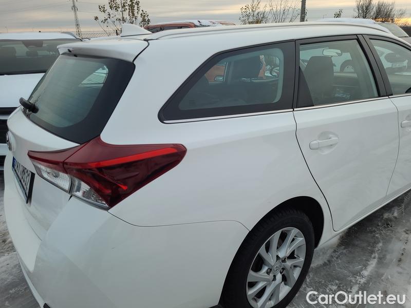  Toyota  Auris  (2012)  TS 1.6Valv.97 Classic #23