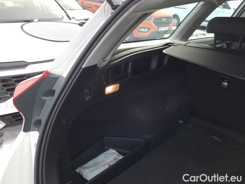  Toyota  Auris  (2012)  TS 1.6Valv.97 Classic #21