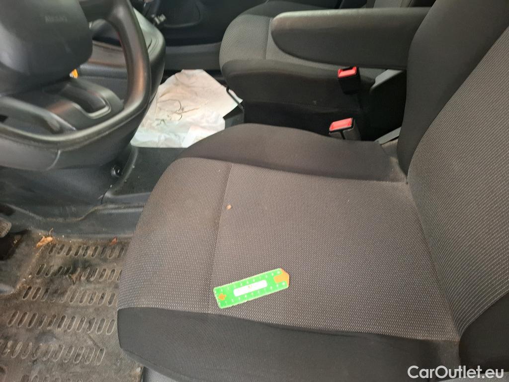  Citroen  Berlingo CITROEN  / 2018 / 4P / Fourgonnette M 650kg BlueHDi 75 S&S BVM Club #6