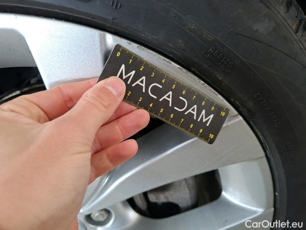  Land Rover  Discovery LAND ROVER  Sport / 2019 / 5P / SUV 1.5 P300e PHEV AUTO 4WD R-Dynamic HSE #3