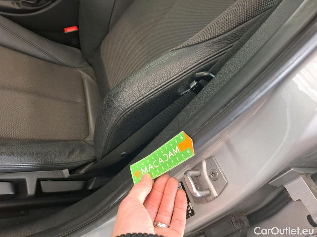  Bmw  Serie 3 3 Touring 318 d Sport Shadow 2.0 150CV BVA8 E6dT #18