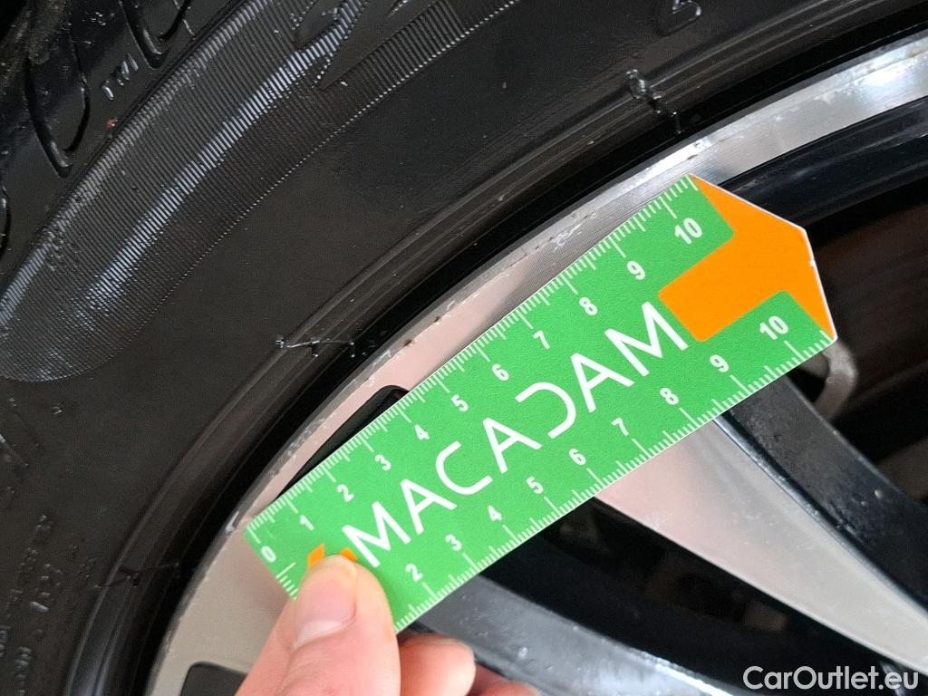  Bmw  Serie 3 3 Touring 318 d Sport Shadow 2.0 150CV BVA8 E6dT #9