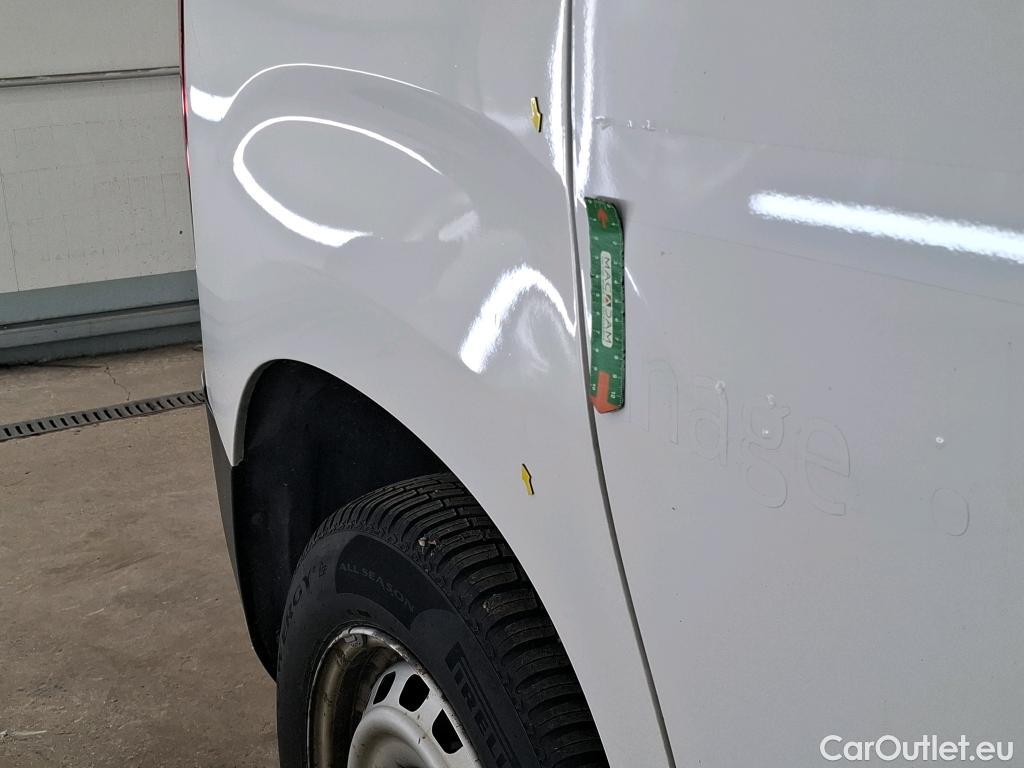  Citroen  Berlingo CITROEN  / 2018 / 4P / Fourgonnette M 650kg BlueHDi 75 S&S BVM Club #23