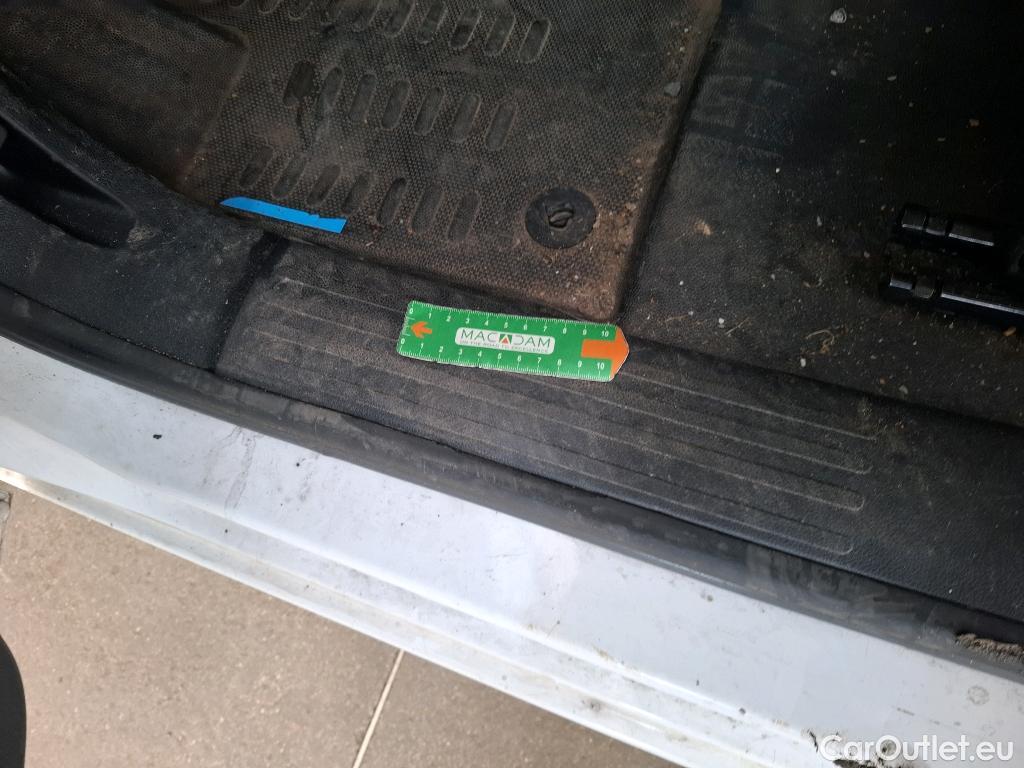  Citroen  Berlingo CITROEN  / 2018 / 4P / Fourgonnette M 650kg BlueHDi 75 S&S BVM Club #25