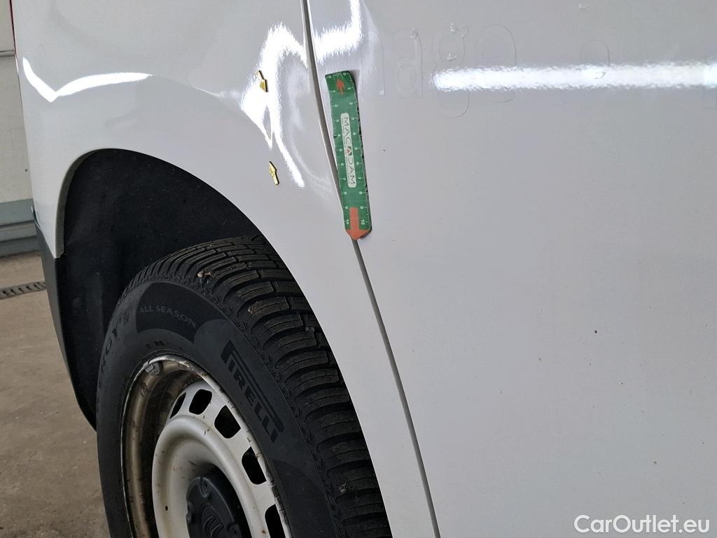  Citroen  Berlingo CITROEN  / 2018 / 4P / Fourgonnette M 650kg BlueHDi 75 S&S BVM Club #22