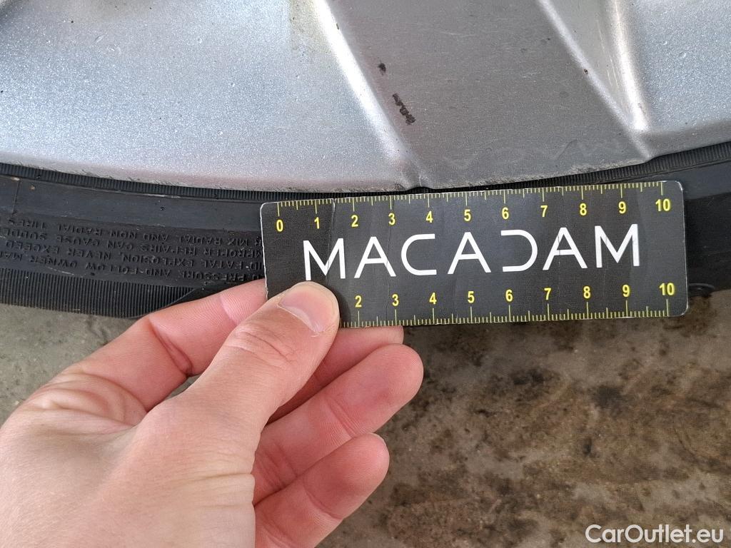  Land Rover  Discovery LAND ROVER  Sport / 2019 / 5P / SUV 1.5 P300e PHEV AUTO 4WD R-Dynamic HSE #4