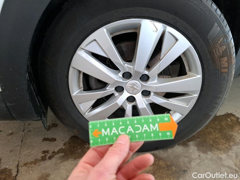  Peugeot  5008  Active Business 1.2 PureTech 130CV BVA8 E6d #17