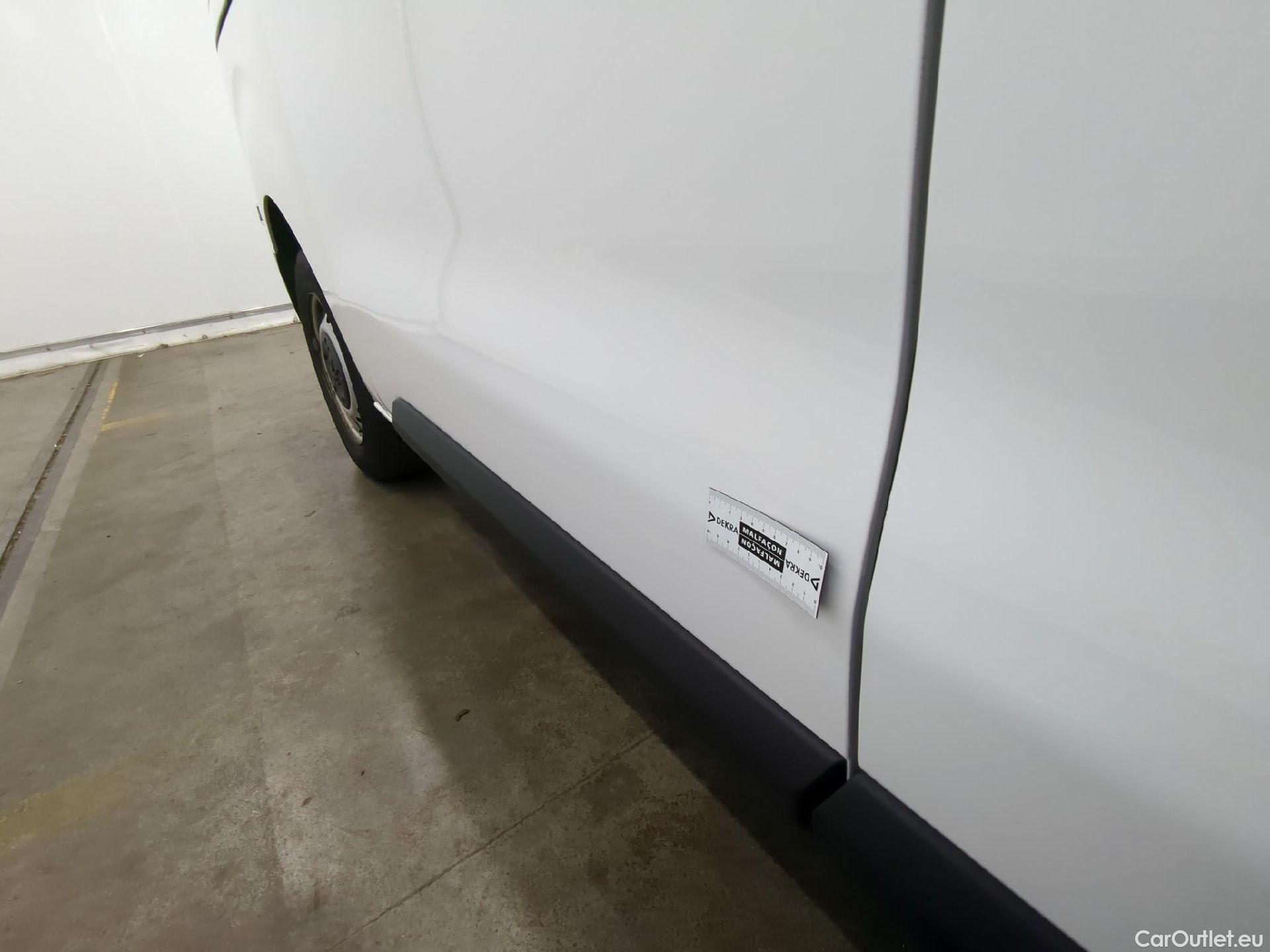  Peugeot  Expert  Fourgon Premium L2 2.0 HDi 120CV BVM6 E6 #17