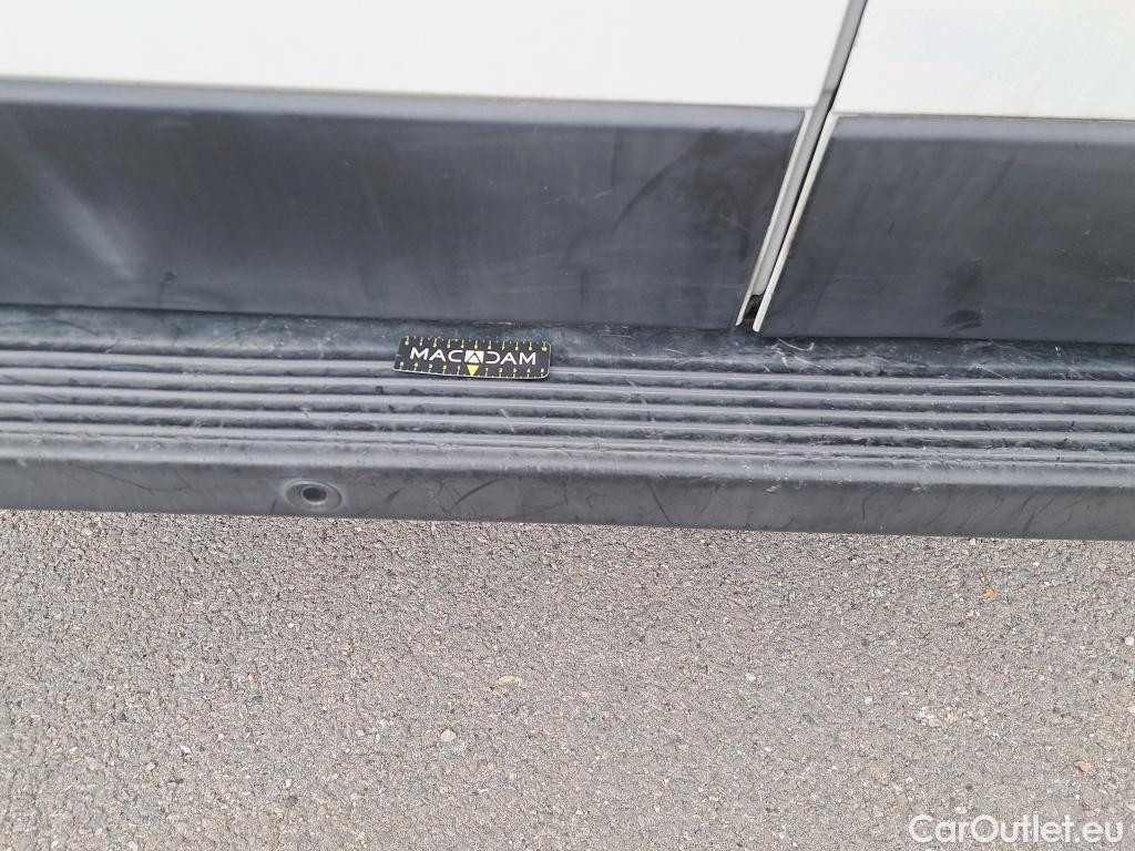  Peugeot  Boxer PEUGEOT  / 2014 / 4P / Combi 2.0 BLUEHDI 130 S&S 333 L2H2 ACTIVE #42