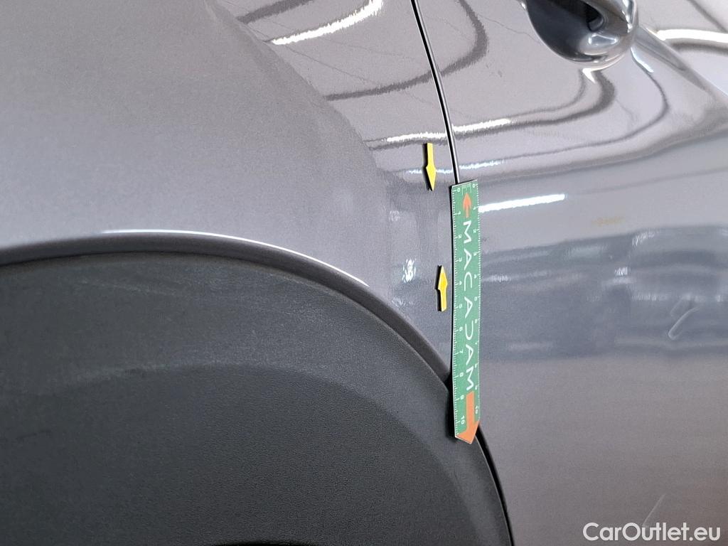  Peugeot  3008  Active Pack 1.5 HDi 130CV BVA8 E6d #24