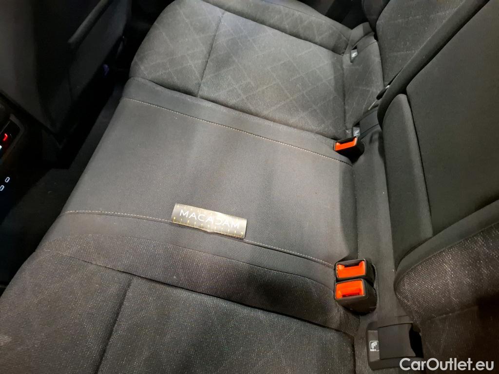  Volkswagen  Golf  VIII Berline Life 1st 2.0 TDI 115CV BVA7 E6d #9