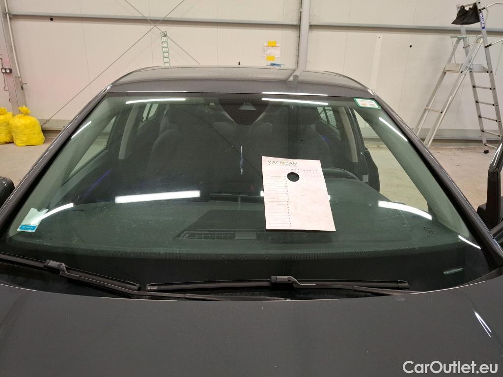  Volkswagen  Golf  VIII Berline Life 1st 2.0 TDI 115CV BVA7 E6d #1