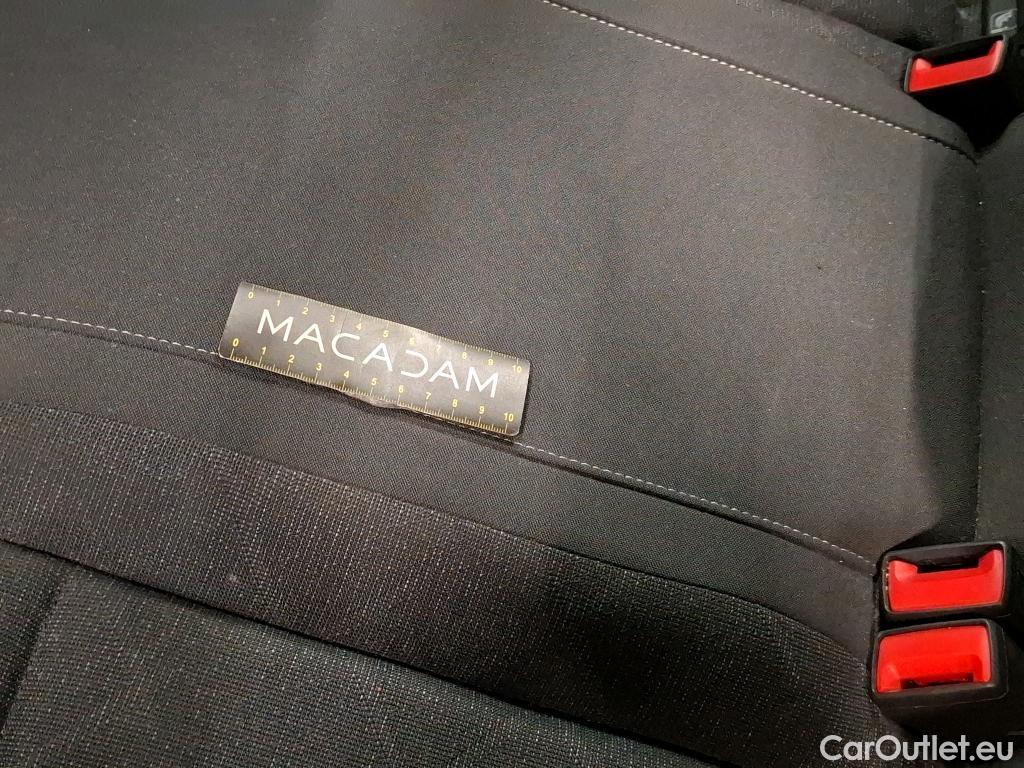  Volkswagen  Golf  VIII Berline Life 1st 2.0 TDI 115CV BVA7 E6d #10