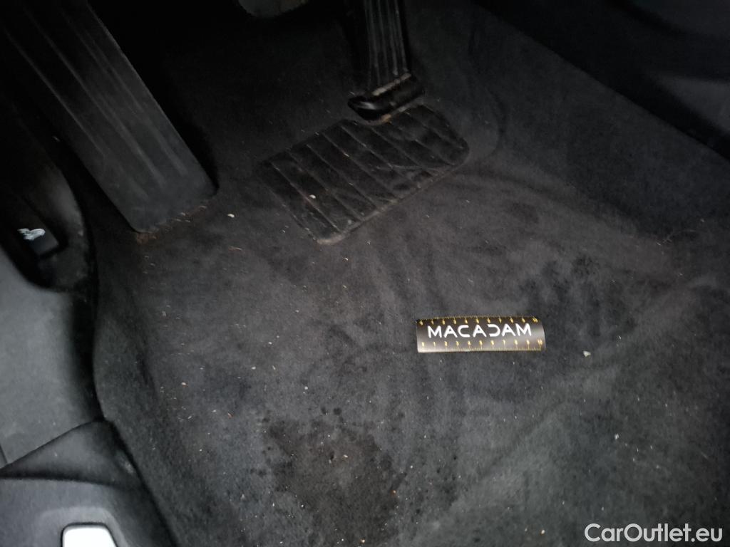  Bmw  Serie 1 BMW Série 1 / 2019 / 5P / Berline 116d DKG7 Business Design #29