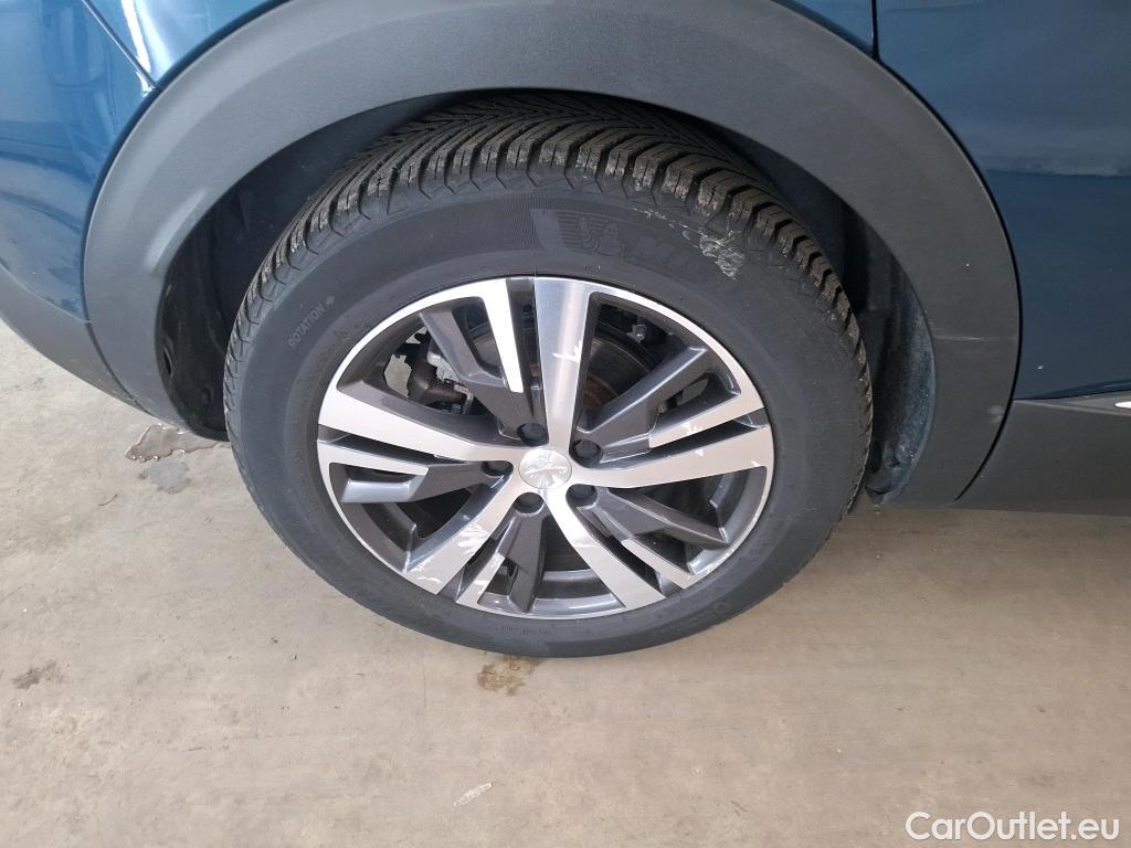  Peugeot  3008 PEUGEOT  / 2020 / 5P / SUV 1.6 HYBRID 225 E-EAT8 Allure Pack #99