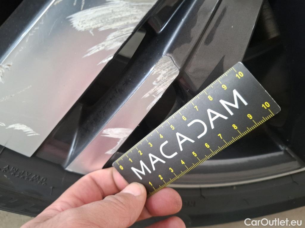  Peugeot  3008 PEUGEOT  / 2020 / 5P / SUV 1.6 HYBRID 225 E-EAT8 Allure Pack #103